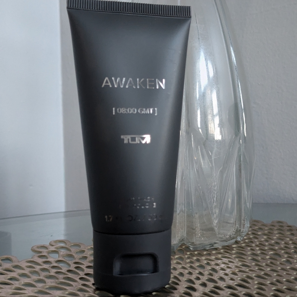 Tumi awaken body wash
